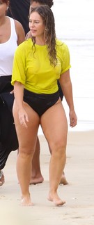 Paolla Oliveira feet photo thumbnail