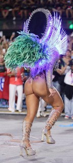 Paolla Oliveira feet photo thumbnail