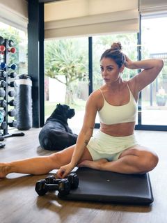 Paolla Oliveira feet photo thumbnail