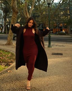 Paolla Oliveira feet photo thumbnail