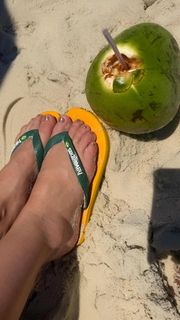 Paolla Oliveira feet photo 7