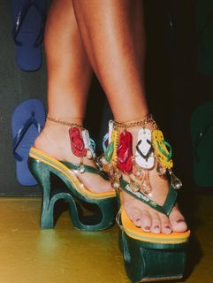 Paolla Oliveira feet photo 16