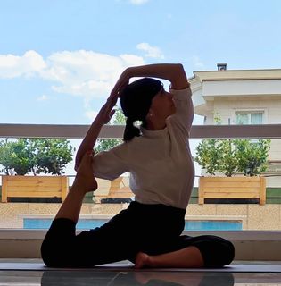Pardis Ahmadieh feet photo 9