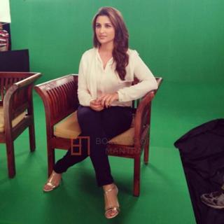 Parineeti Chopra feet photo thumbnail
