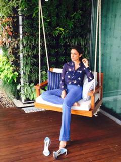 Parineeti Chopra feet photo thumbnail