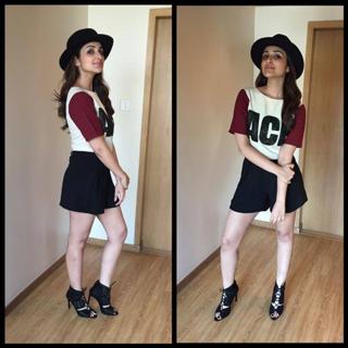 Parineeti Chopra feet photo thumbnail