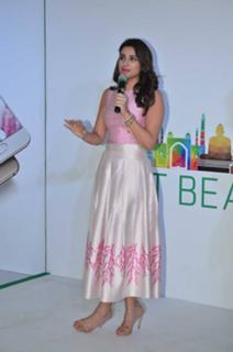 Parineeti Chopra feet photo thumbnail