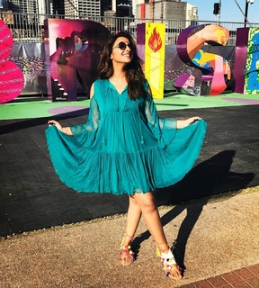 Parineeti Chopra feet photo thumbnail