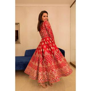 Parineeti Chopra feet photo thumbnail