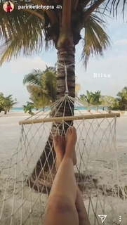 Parineeti Chopra feet photo thumbnail
