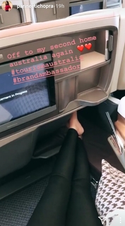 Parineeti Chopra feet photo thumbnail