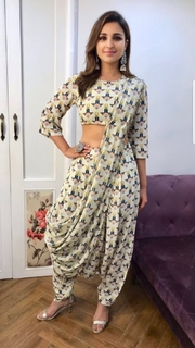 Parineeti Chopra feet photo thumbnail
