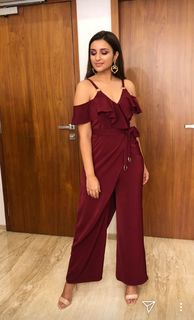 Parineeti Chopra feet photo thumbnail