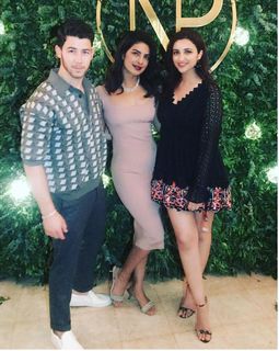 Parineeti Chopra feet photo thumbnail