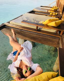 Parineeti Chopra feet photo thumbnail