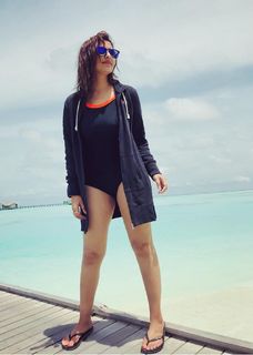 Parineeti Chopra feet photo thumbnail