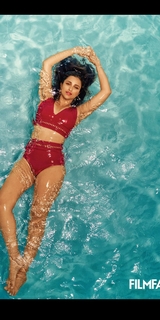 Parineeti Chopra feet photo thumbnail
