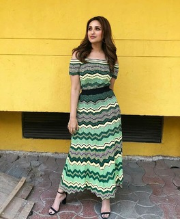 Parineeti Chopra feet photo thumbnail