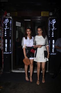 Parineeti Chopra feet photo thumbnail