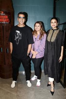 Parineeti Chopra feet photo thumbnail
