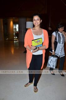 Parineeti Chopra feet photo thumbnail