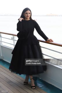 Parineeti Chopra feet photo 8