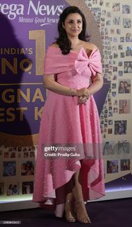 Parineeti Chopra feet photo 6