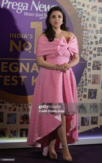 Parineeti Chopra feet photo 5