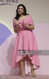 Parineeti Chopra feet photo 2