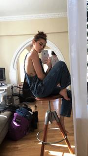Paris Berelc feet photo thumbnail