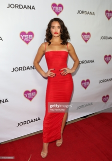 Paris Berelc feet photo thumbnail