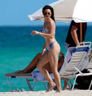 Paris Berelc feet photo thumbnail