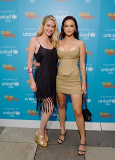 Paris Berelc feet photo thumbnail