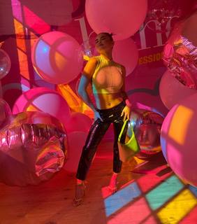 Paris Berelc feet photo thumbnail