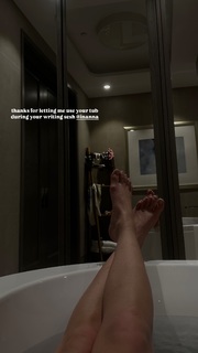 Paris Berelc feet photo thumbnail