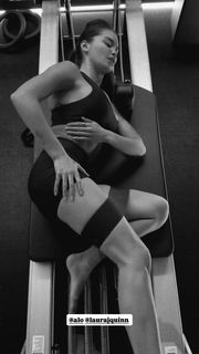 Paris Berelc feet photo thumbnail