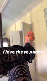 Paris Dylan feet photo 1