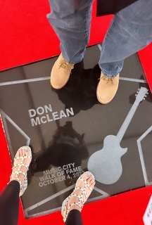 Paris Dylan feet photo 1