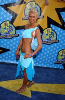 Paris Hilton feet photo thumbnail