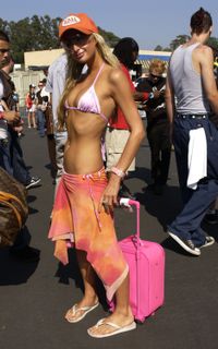 Paris Hilton feet photo 1