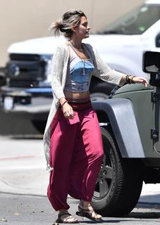 Paris Jackson feet photo thumbnail