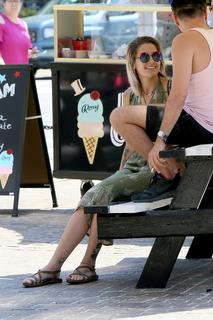Paris Jackson feet photo thumbnail
