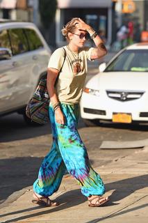 Paris Jackson feet photo thumbnail