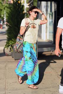 Paris Jackson feet photo thumbnail