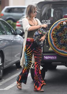 Paris Jackson feet photo thumbnail