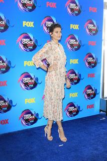 Paris Jackson feet photo thumbnail