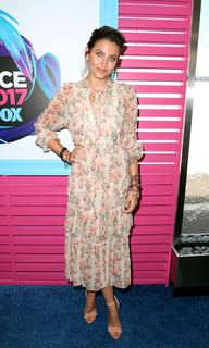 Paris Jackson feet photo thumbnail