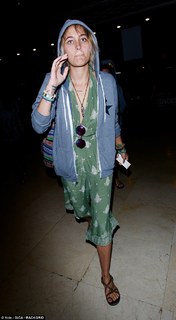 Paris Jackson feet photo thumbnail