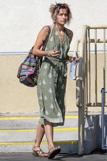 Paris Jackson feet photo thumbnail