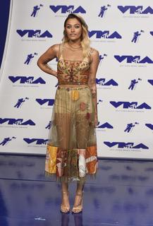 Paris Jackson feet photo thumbnail